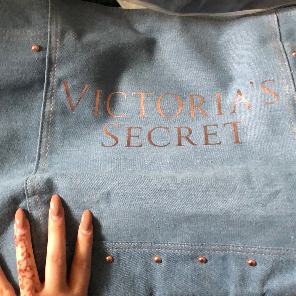 Victoria’s Secret bag!